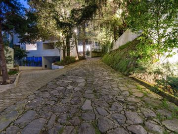 DEPARTAMENTO DE DOS RECAMARAS, DOS BAÑOS, DOS LUGARES DE ESTACIONAMIENTO Y JARDIN DE 80 M2, A UNOS MINUTOS DE SANTA FE