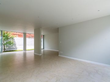 DEPARTAMENTO DE DOS RECAMARAS, DOS BAÑOS, DOS LUGARES DE ESTACIONAMIENTO Y JARDIN DE 80 M2, A UNOS MINUTOS DE SANTA FE