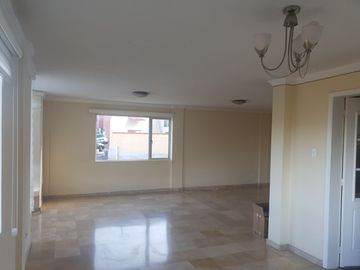 Venta de Casa, Puengasí, Puente 2, Conjunto Privado, con Suite Independiente
