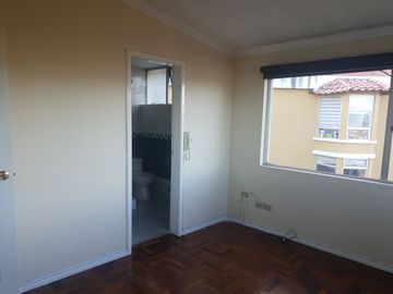Venta de Casa, Puengasí, Puente 2, Conjunto Privado, con Suite Independiente
