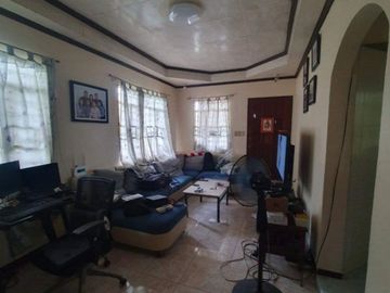 HOUSE AND LOT walking distance of City Market in Flower area and fruits store