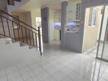 Oportunidad !! Vendo Casa Esquinera en Urb. Villa Bonita