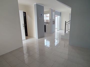 Oportunidad !! Vendo Casa Esquinera en Urb. Villa Bonita
