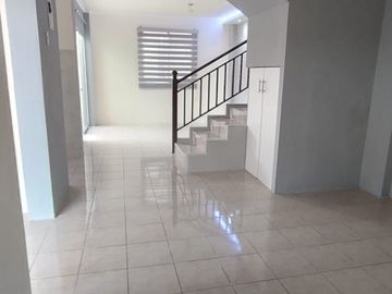 Oportunidad !! Vendo Casa Esquinera en Urb. Villa Bonita