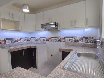 Oportunidad !! Vendo Casa Esquinera en Urb. Villa Bonita