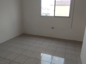 Oportunidad !! Vendo Casa Esquinera en Urb. Villa Bonita