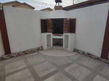 Oportunidad !! Vendo Casa Esquinera en Urb. Villa Bonita