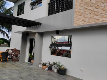 HOUSE AND LOT LIGAYA DRIVE TAGAYTAY
