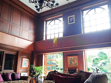 5BR House and Corner Lot for Sale in Loyola Grand Villas