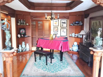 5BR House and Corner Lot for Sale in Loyola Grand Villas
