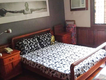 5BR House and Corner Lot for Sale in Loyola Grand Villas