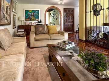 VENTA DE HERMOSA CASA DE 02 PLANTAS CON 04 HABITACIONES EN SURCO