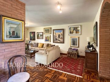 VENTA DE HERMOSA CASA DE 02 PLANTAS CON 04 HABITACIONES EN SURCO