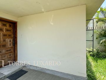VENTA DE HERMOSA CASA DE 02 PLANTAS CON 04 HABITACIONES EN SURCO