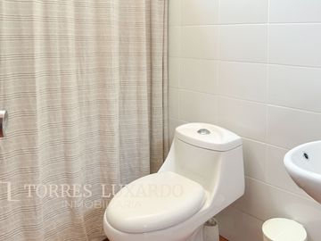 VENTA DE HERMOSA CASA DE 02 PLANTAS CON 04 HABITACIONES EN SURCO