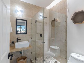 CASA EN VENTA CON JACUZZI Y ALBERCA AL SUR DE CUERNAVACA
