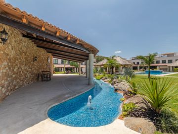 CASA EN VENTA CON PALAPA CON ASADOR Y ALBERCA AL SUR DE CUERNAVACA
