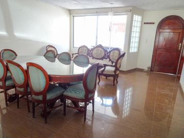SE VENDE LINDA CASA CON PISCINA EN LA MOLINA
