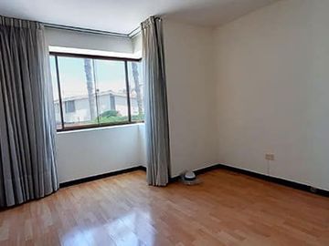 VENTA DE CASA DE 3 PISOS EN SAN BORJA