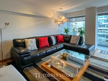 ALQUILER DE ELEGANTE Y MODERNO DEPARTAMENTO AMOBLADO DE 3 HABITACIONES Y 2 COCHERAS EN SAN ISIDRO