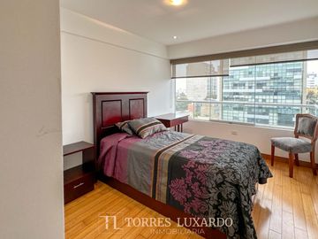 ALQUILER DE ELEGANTE Y MODERNO DEPARTAMENTO AMOBLADO DE 3 HABITACIONES Y 2 COCHERAS EN SAN ISIDRO