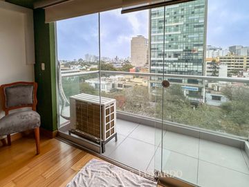 ALQUILER DE ELEGANTE Y MODERNO DEPARTAMENTO AMOBLADO DE 3 HABITACIONES Y 2 COCHERAS EN SAN ISIDRO
