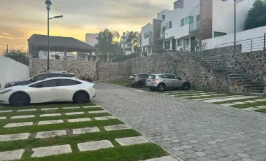 Lomas Trujillo Cuernavaca Casa En Venta Con Alberca y Vigilancia 3 Recamaras