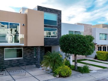 Casa Cumbres del Lago en Venta