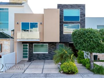 Casa Cumbres del Lago en Venta
