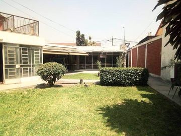 VENTA DE CASA EN EL CENTRO DE CHOSICA