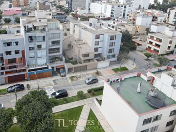 Se vende casa como terreno (con proyecto aprobado) para constructora en Surco