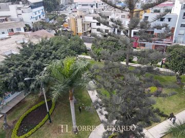 Se vende casa como terreno (con proyecto aprobado) para constructora en Surco