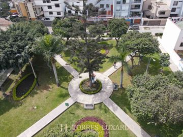 Se vende casa como terreno (con proyecto aprobado) para constructora en Surco