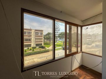 Se vende casa como terreno (con proyecto aprobado) para constructora en Surco