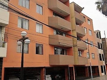 Vendo departamento muy bien ubicado en Chorrillos