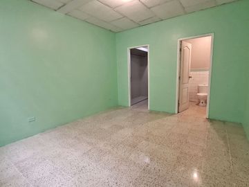 Venta de Departamento esquinero tercer piso alto, Avenida del Ejército y Colón, Centro de Guayaquil