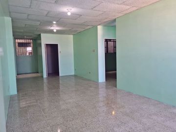 Venta de Departamento esquinero tercer piso alto, Avenida del Ejército y Colón, Centro de Guayaquil