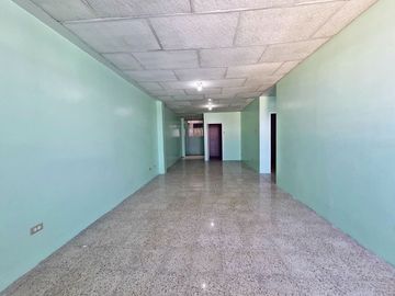 Venta de Departamento esquinero tercer piso alto, Avenida del Ejército y Colón, Centro de Guayaquil