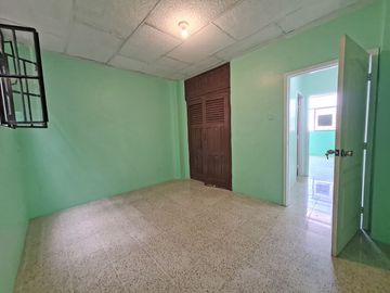 Venta de Departamento esquinero tercer piso alto, Avenida del Ejército y Colón, Centro de Guayaquil