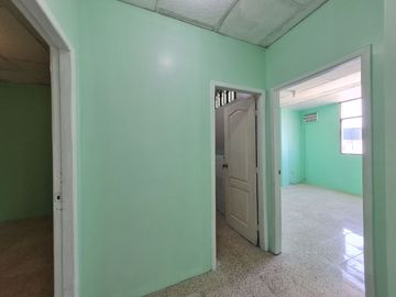 Venta de Departamento esquinero tercer piso alto, Avenida del Ejército y Colón, Centro de Guayaquil