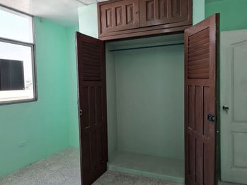 Venta de Departamento esquinero tercer piso alto, Avenida del Ejército y Colón, Centro de Guayaquil