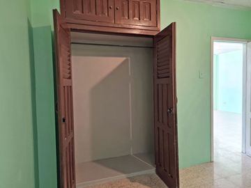 Venta de Departamento esquinero tercer piso alto, Avenida del Ejército y Colón, Centro de Guayaquil