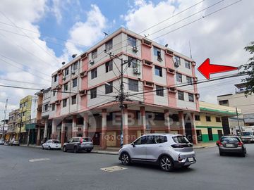 Venta de Departamento esquinero tercer piso alto, Avenida del Ejército y Colón, Centro de Guayaquil