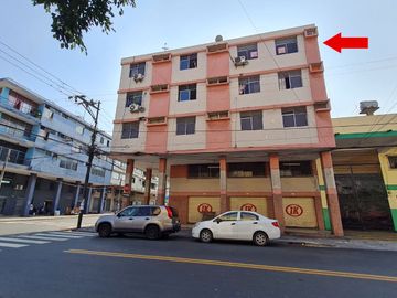Venta de Departamento esquinero tercer piso alto, Avenida del Ejército y Colón, Centro de Guayaquil