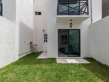 Casa en Venta con 3 recamaras alberca en Fraccionamiento en Xochitepec Morelos