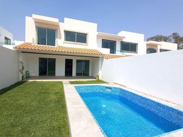 Casa sola con alberca a 15 minutos de Cuernavaca en Xochitepec Morelos