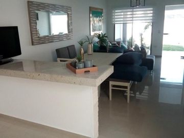 Casa sola con alberca al sur de Cuernavaca en Xochitepec Morelos