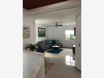 Casa en Venta sola con cuatro  Recamaras en condominio a 15 minutos de Cuernavaca en Xochitepec Morelos