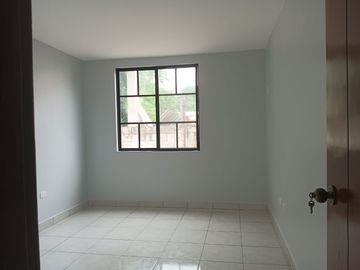 VENDO CASA DENTRO DE URBANIZACIÓN EN EL MEJOR SECTOR DE LA CIUDAD
