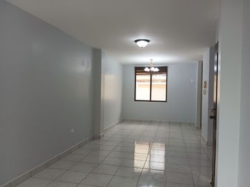 VENDO CASA DENTRO DE URBANIZACIÓN EN EL MEJOR SECTOR DE LA CIUDAD